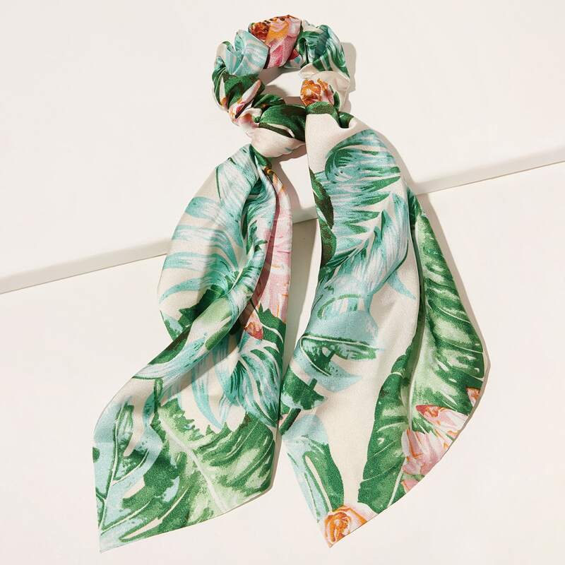 

Leaf Pattern Scrunchie Scarf, Multicolor