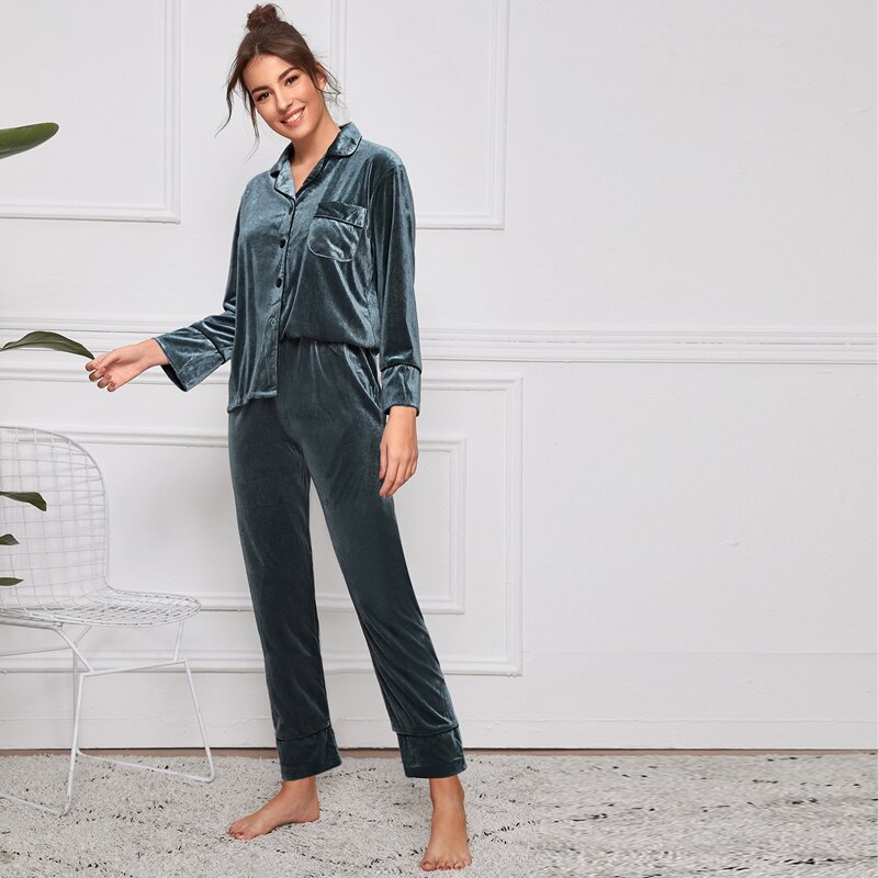 

Button-up Velvet PJ Set, Green