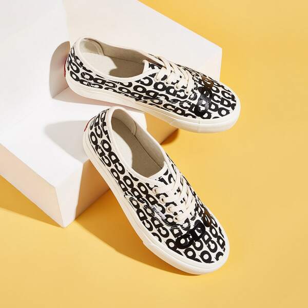 

Letter Graphic Low Top Sneakers, Black and white