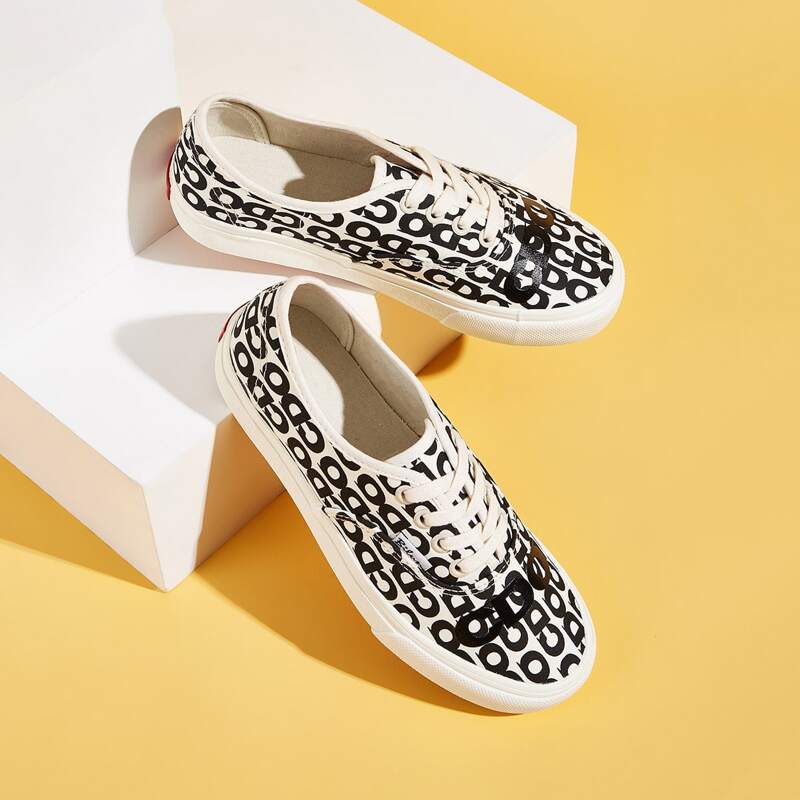 

Letter Graphic Low Top Sneakers, Black and white