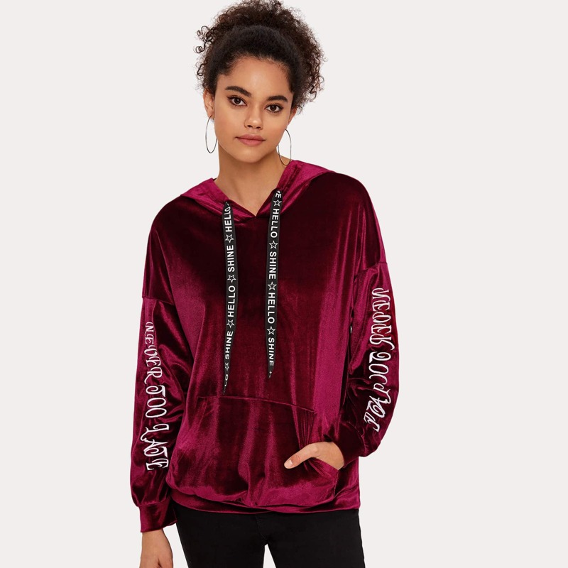 

Slogan Embroidery Patch Pocket Velvet Drawstring Hoodie, Burgundy