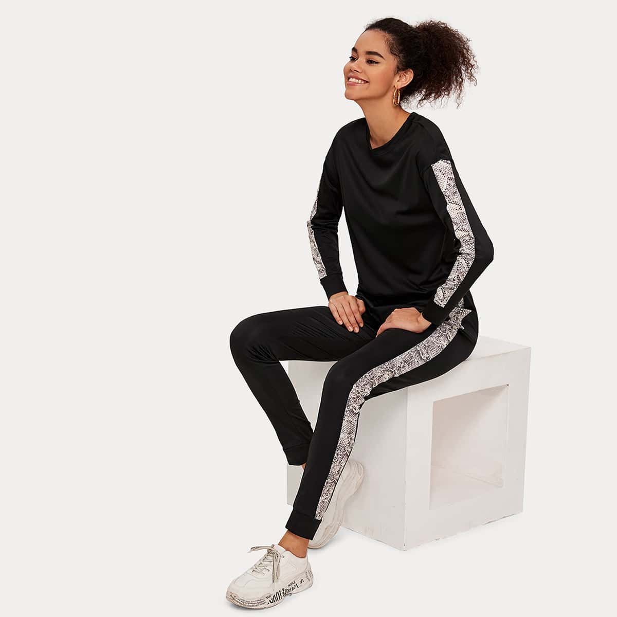 

Snakeskin Print Panel Sweatshirt & Sweatpants, Black