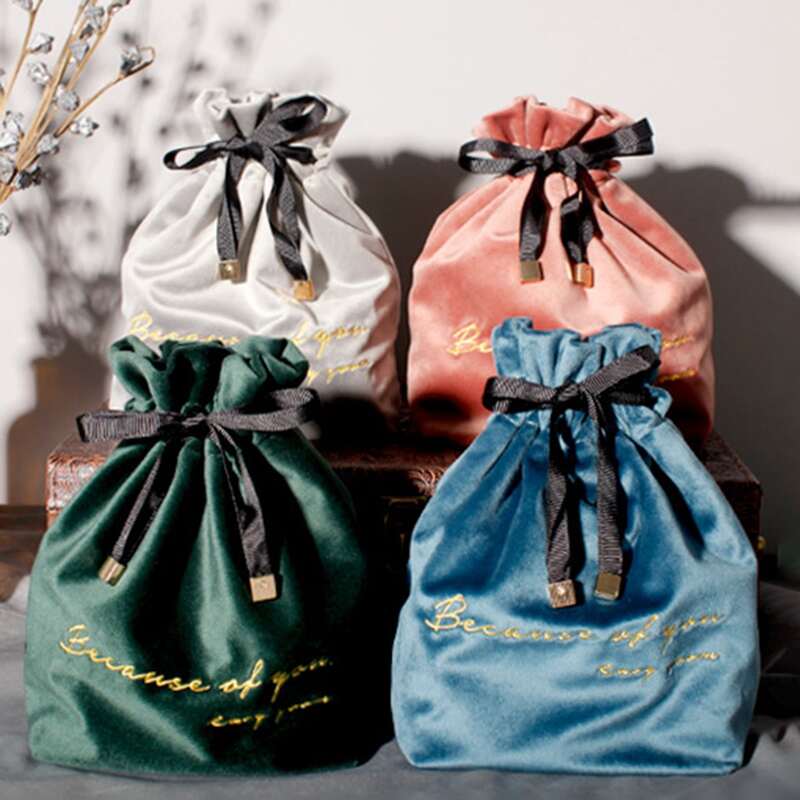 

1pc Letter Embroidered Velvet Drawstring Storage Bag, Multicolor