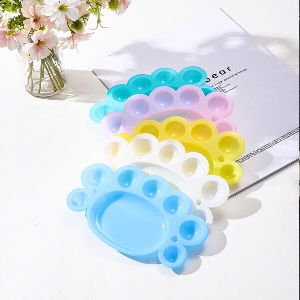 

4pcs Random Plastic Art Paint Palette