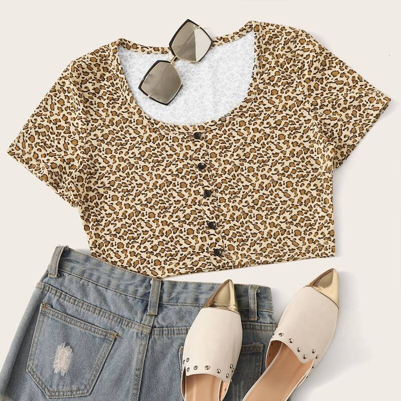 

Leopard Print Button Front Crop Tee, Multicolor