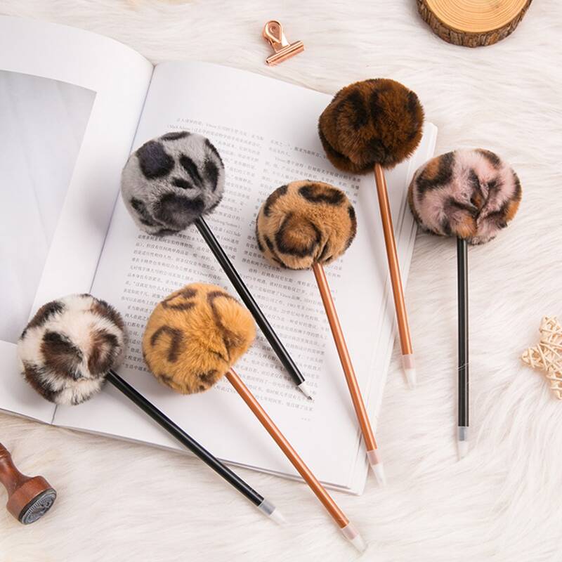 

5pcs Random Leopard Pattern Pom Pom Gel Pen