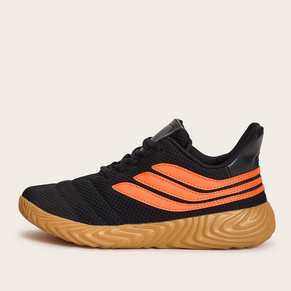

Men Lace-up Front Wide Fit Sneakers, Multicolor