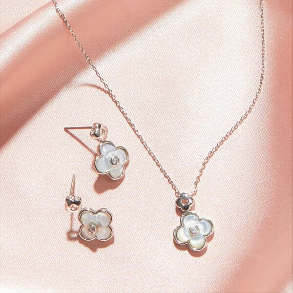 

3pcs Clover Charm Necklace & Earrings