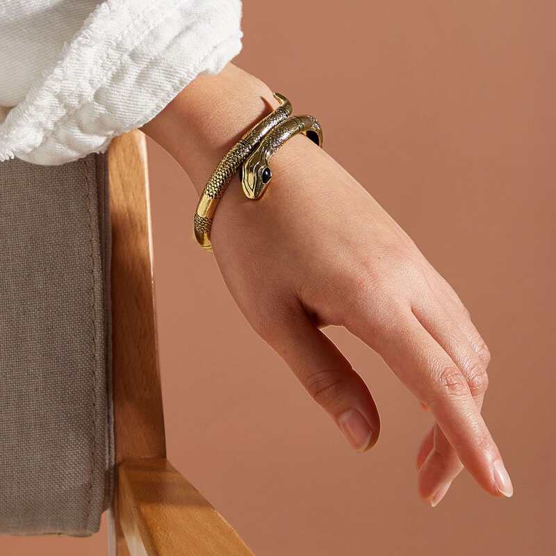 

1pc Serpentine Design Bracelet, Gold