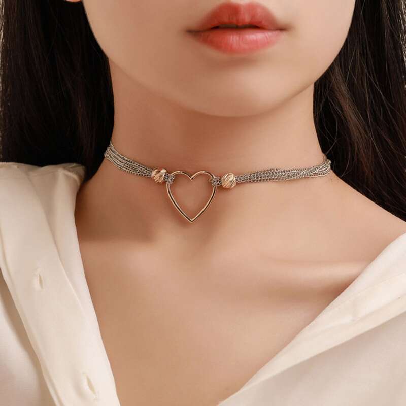 

1pc Heart Charm Choker, Multicolor