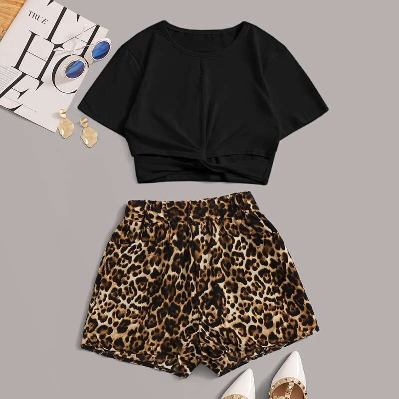 

Twist Black Tee & Leopard Shorts, Multicolor