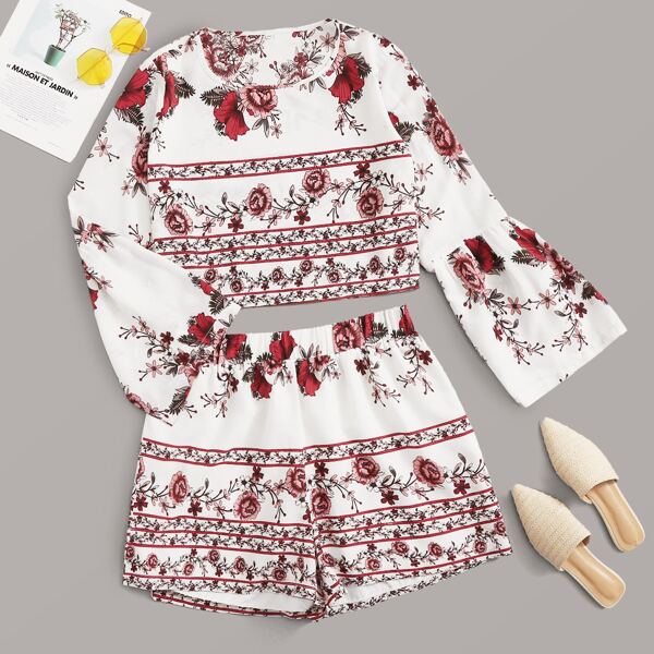 

Plus Flounce Sleeve Floral Crop Top & Shorts Set, Multicolor