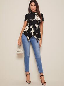 SHEIN Floral Print Hanky Hem Tee - Black and White - View 3