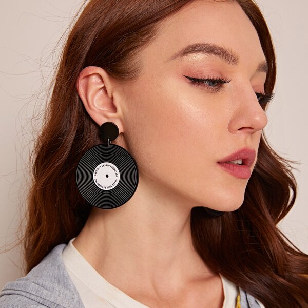 

1pair Round Letter Graphic Drop Earrings