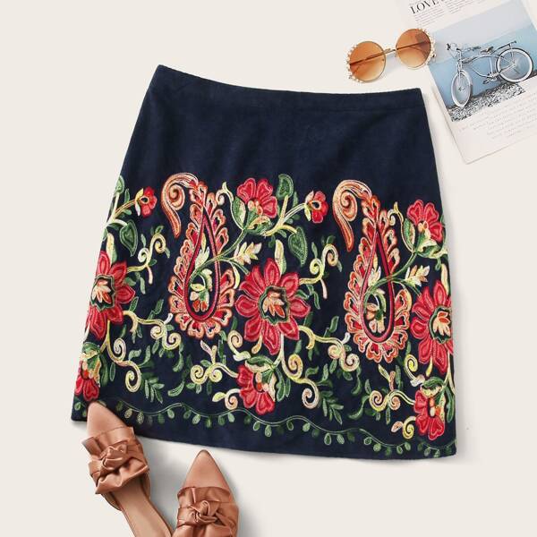

Plus Embroidery Front Cord Skirt, Navy