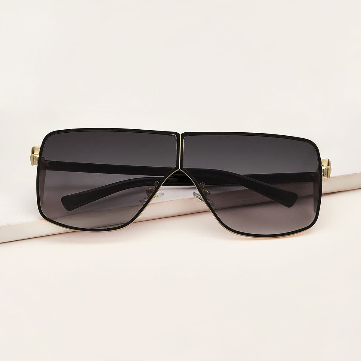 

Metal Frame Sunglasses, Black