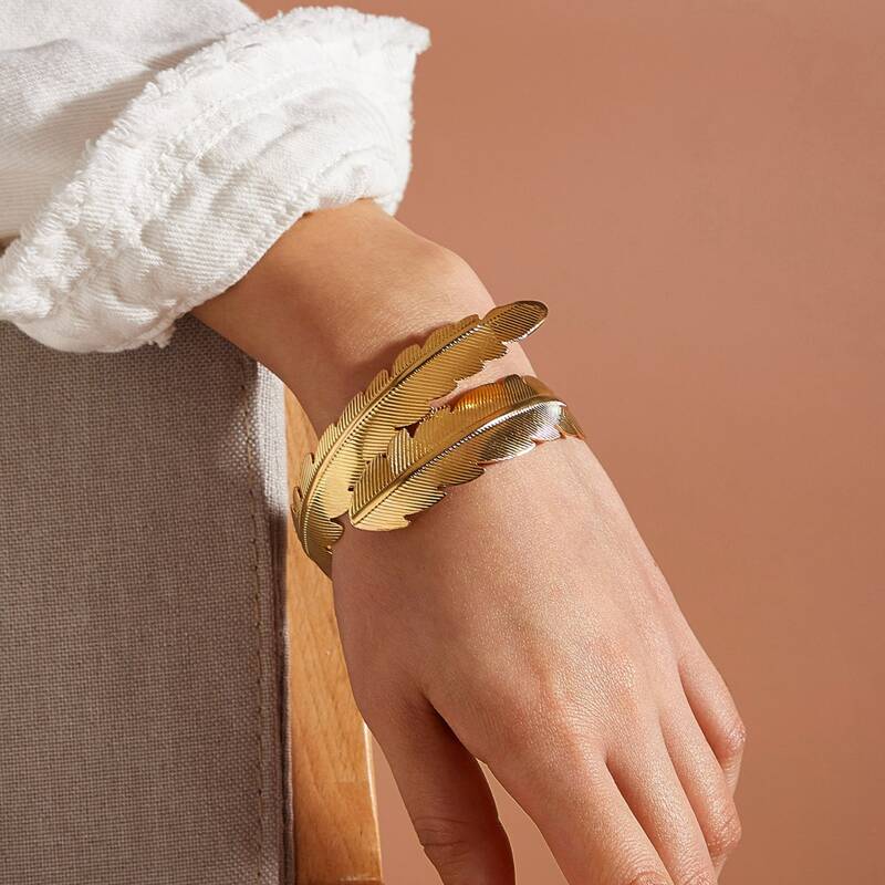 

1pc Feather Design Bracelet, Gold