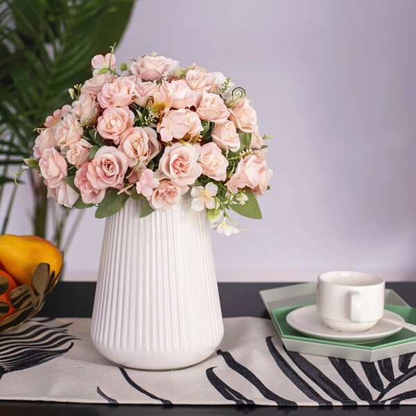 

1bundle Artificial Flower With 5pcs Branch