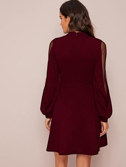 Robe avec pièce transparente