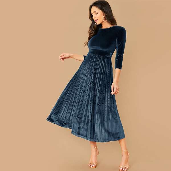 

Pleated Hem Fit And Flare Velvet Dress, Navy blue