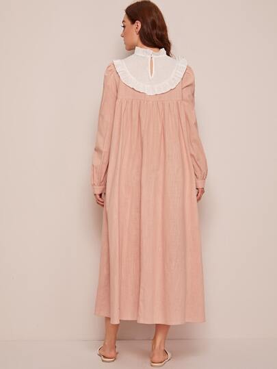 褶邊布點肩部娃娃睡衣