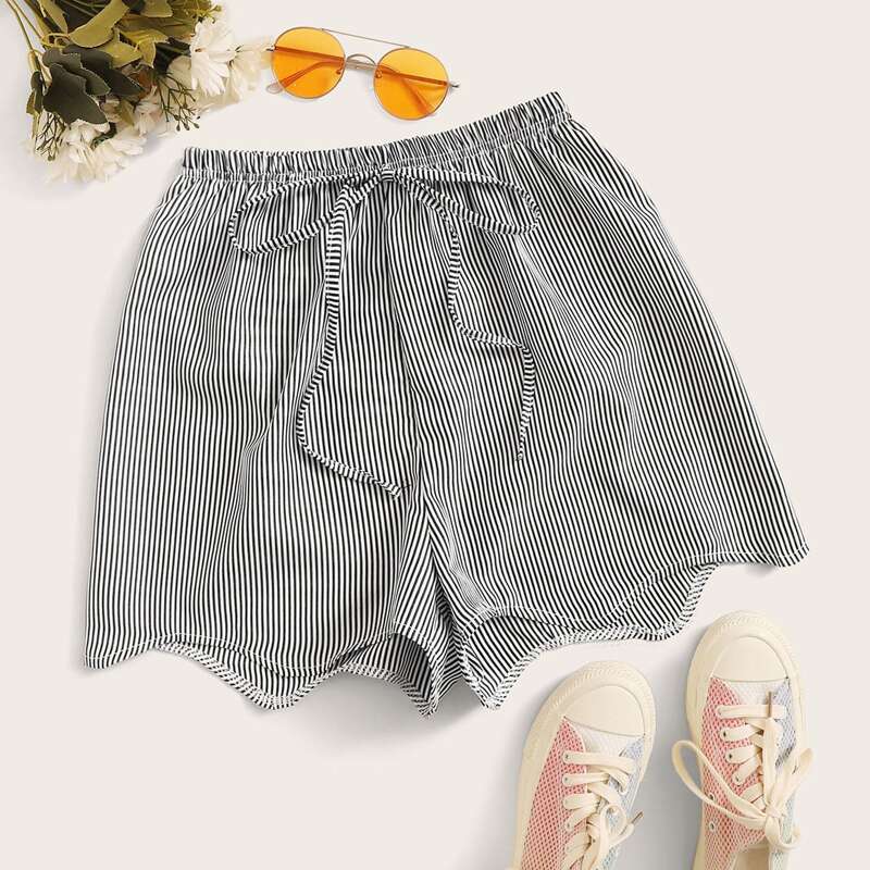 

Striped Wave Edge Shorts, Black and white