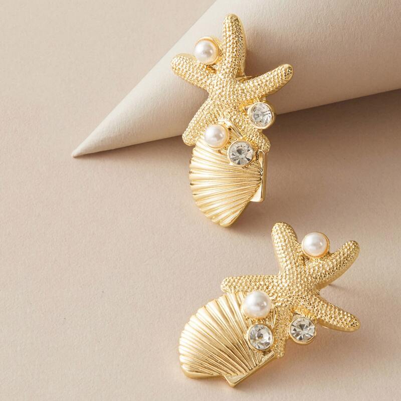 

1pair Rhinestone & Pearl Engraved Shell Shaped Earrings, Gold