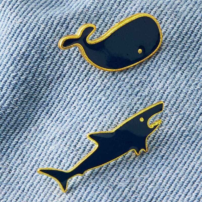 

2pcs Whale & Shark Design Brooch, Black