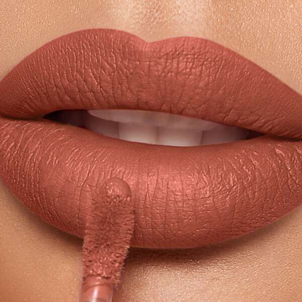 

Lasting Waterproof Matte Lip Gloss 02 Coral Red