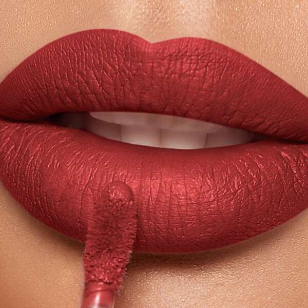 

Lasting Waterproof Matte Lip Gloss 05 Red Licorice