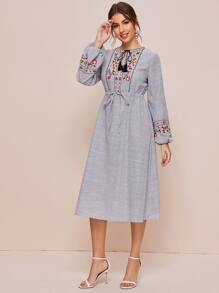 Mulvari Vestido de rayas con bordado de cuello con cordón y fleco - Azul - Ver 4