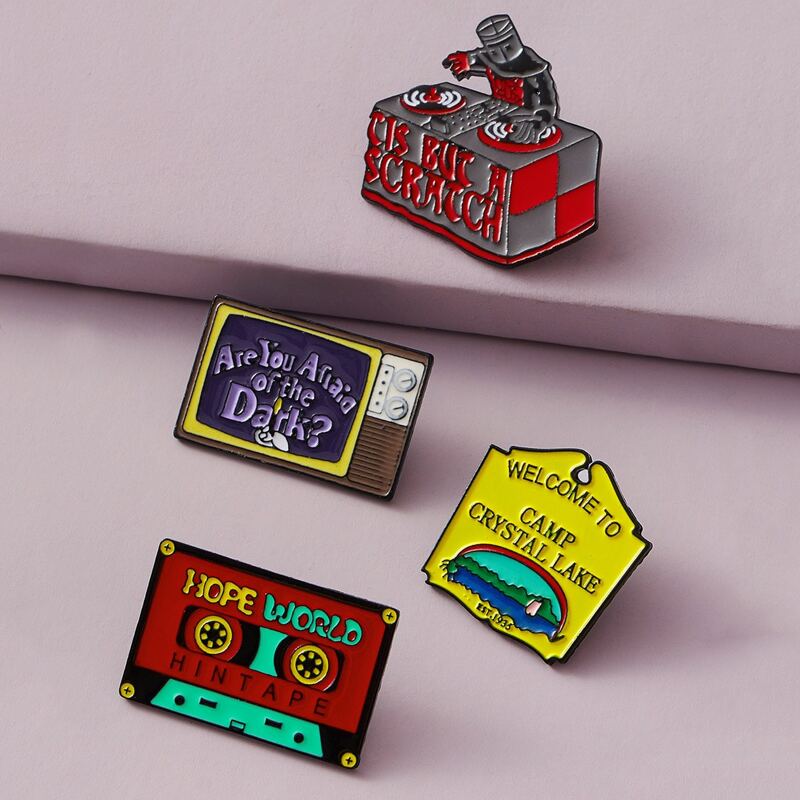 

4pcs Letter Decor Brooches, Multicolor