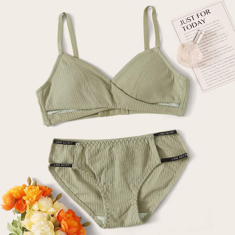

Textured Letter Graphic Lingerie Set, Green