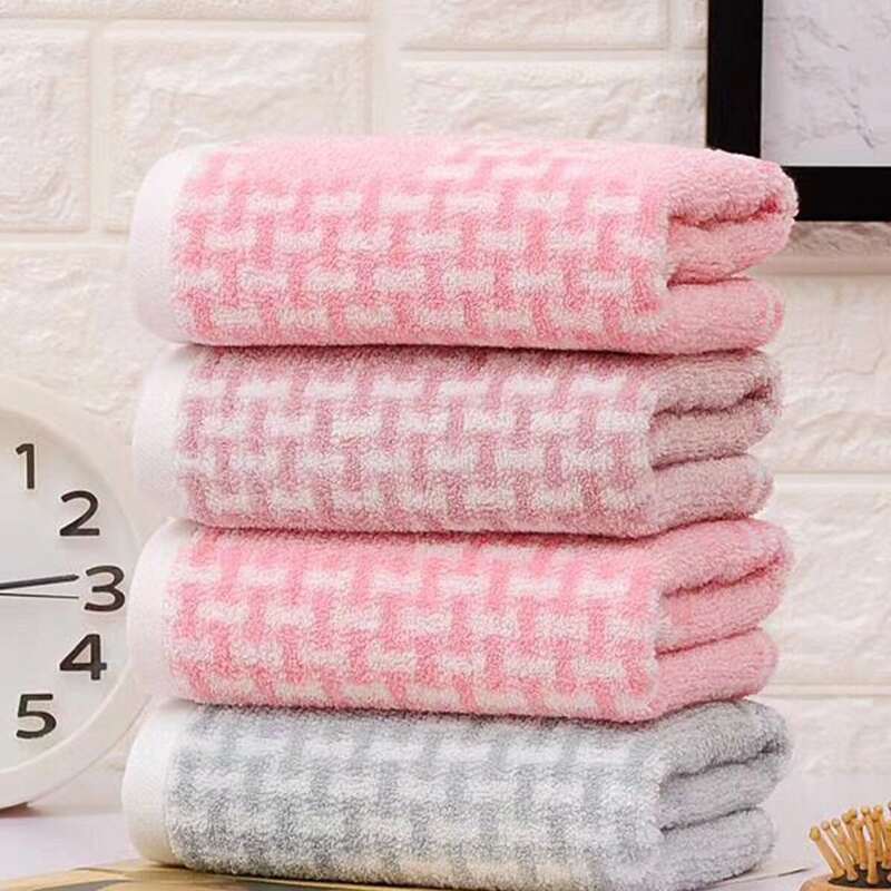 

1pc Contrast Trim Face Towel, Multicolor