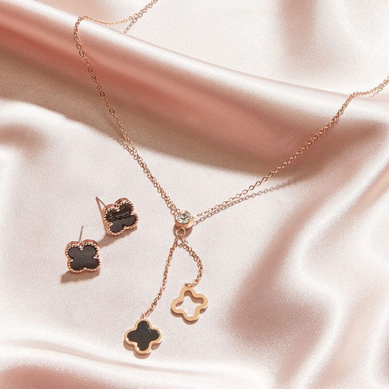 

3pcs Clover Shaped Stud Earrings & Charm Necklace