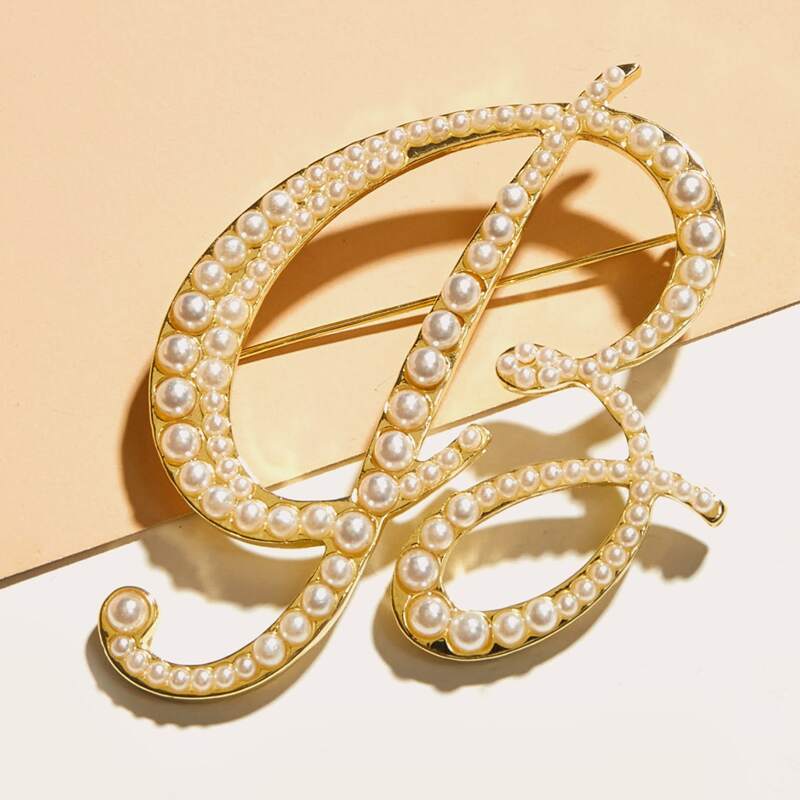 

1pc Faux Pearl Letter Design Brooch, Beige