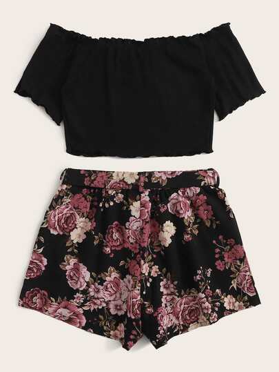 Conjunto top corto ribete en forma de lechuga con shorts floral con cinturón