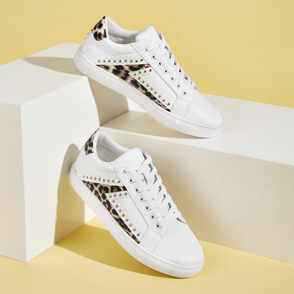 

Leopard Print Studded Decor Lace-up Front Sneakers, White