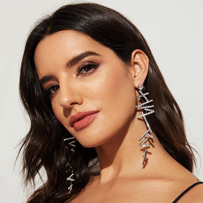 

1pair Rhinestone Engraved Long Strip Drop Earrings, Silver