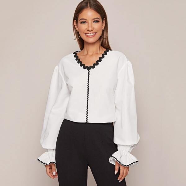

Contrast Wave Tape Detail Flounce Sleeve Blouse, White