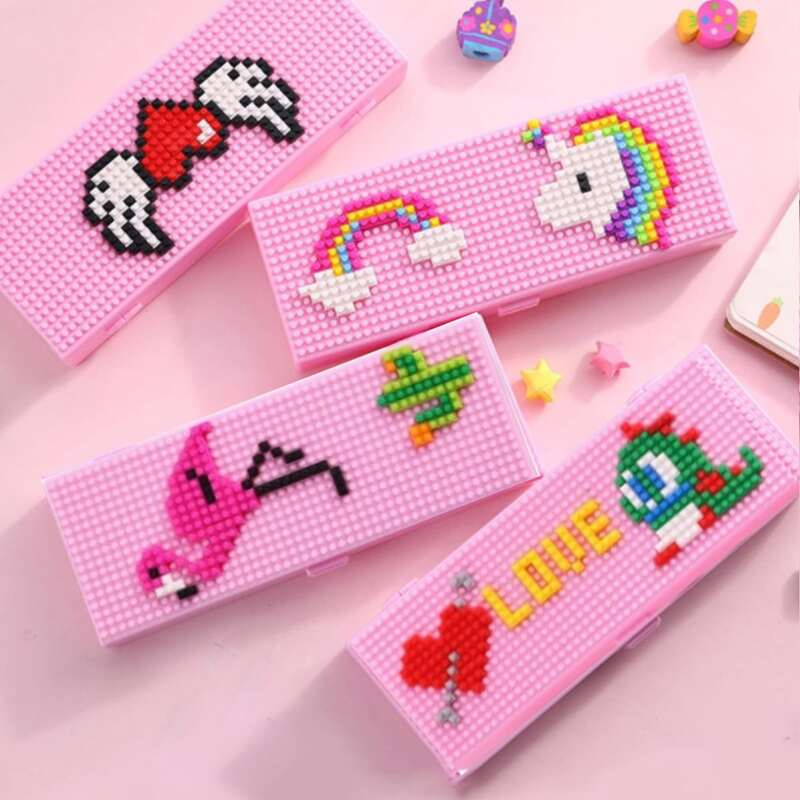 

1pc Cartoon Graphic Pencil Box