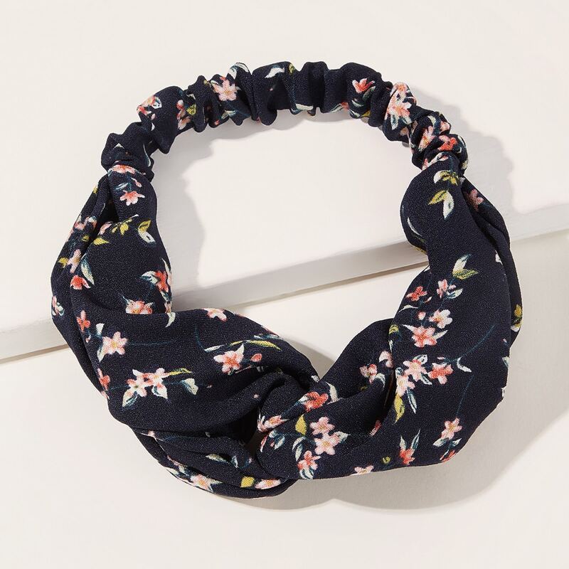 

Ditsy Floral Pattern Scrunchie, Black