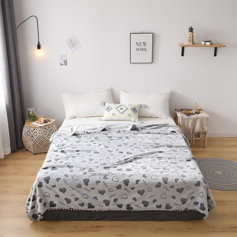 

Heart Pattern Flannel Blanket, Multicolor