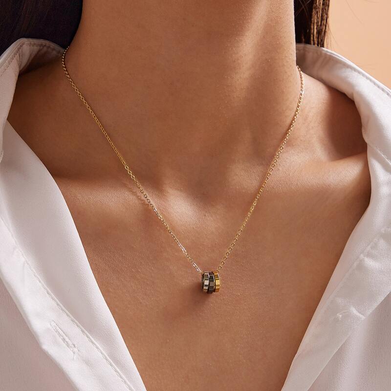 

1pc Round Charm Necklace, Gold