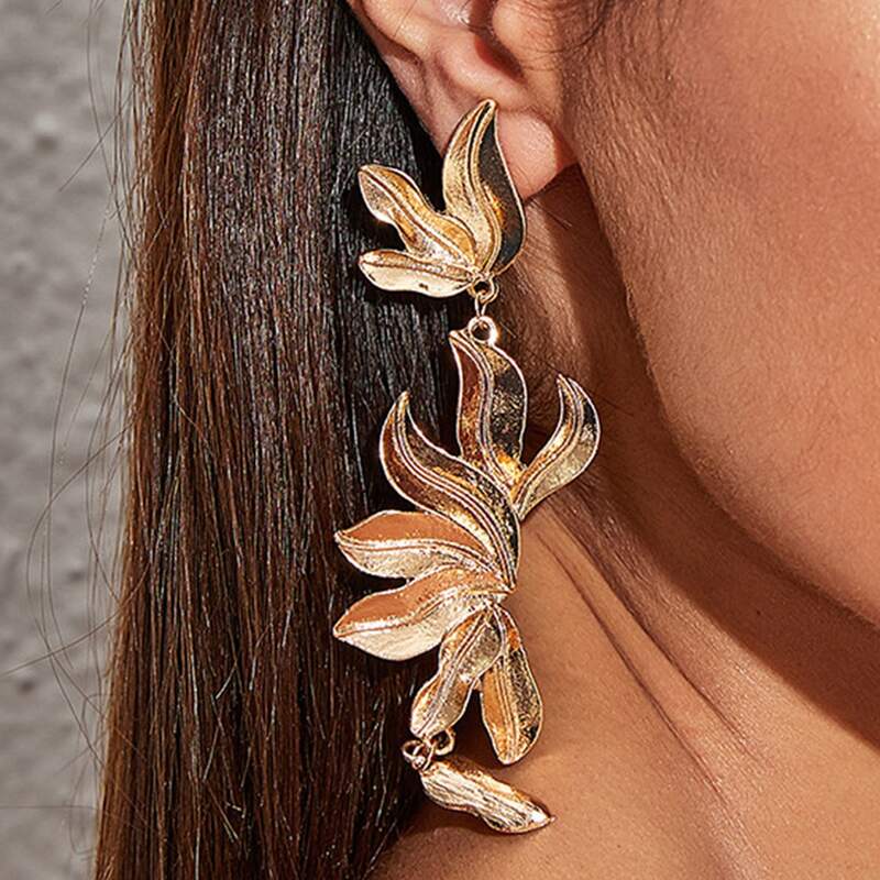 

1pair Metallic Leaf Drop Earrings, Gold