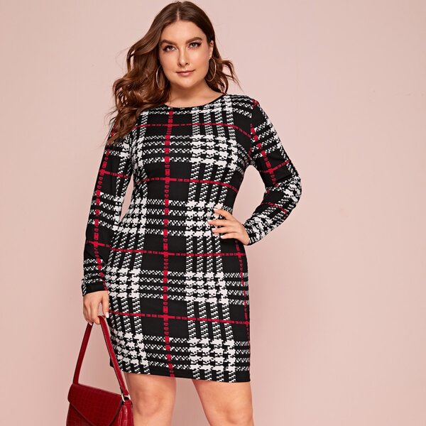 

Plus Plaid Fitted Hem Dress, Black and white
