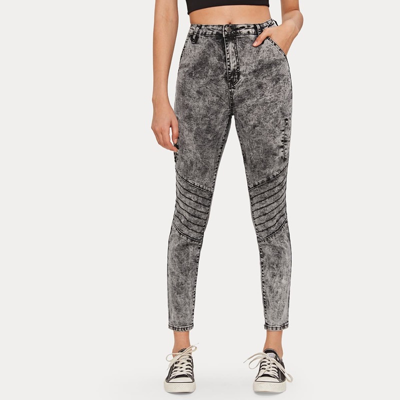 

Dark Wash Quilted Skinny Jeans, Grey