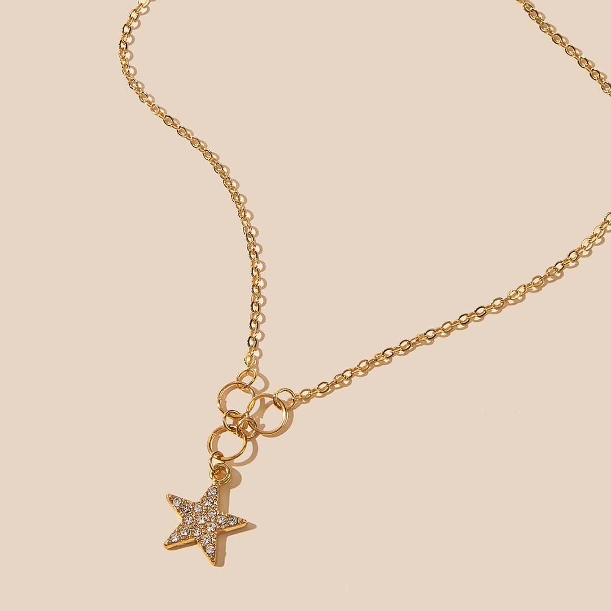 

Rhinestone Engraved Star Pendant Necklace, Gold