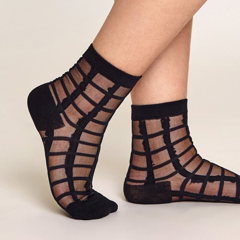 

1pair Plaid Pattern Mesh Socks, Black