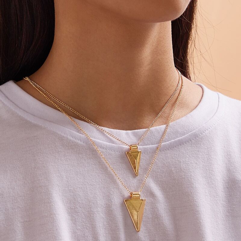 

1pc Geometric Charm Layered Necklace, Gold